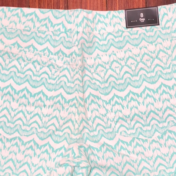 NEW gap pattern shorts - Picture 4 of 4